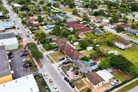 House in Homestead, Florida 3 bedrooms, 116.31 sq.m. № 1770600 - photo 16