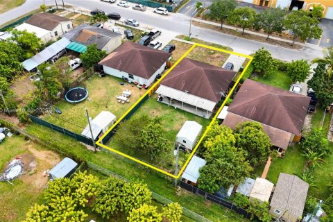 House in Homestead, Florida 3 bedrooms, 116.31 sq.m. № 1770600 - photo 6