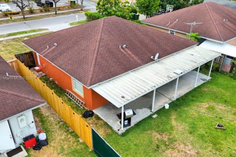 House in Homestead, Florida 3 bedrooms, 116.31 sq.m. № 1770600 - photo 5