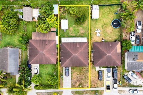 House in Homestead, Florida 3 bedrooms, 116.31 sq.m. № 1770600 - photo 2
