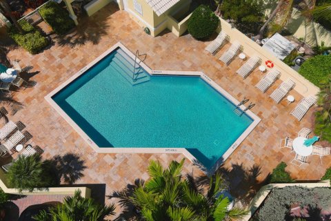 Condominio en alquiler en Ocean Ridge, Florida, 3 dormitorios, 277.31 m2 № 1007455 - foto 1