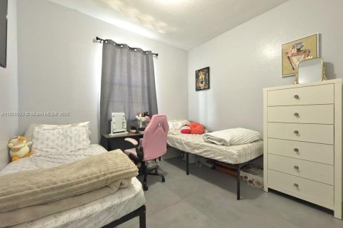 Townhouse in Cutler Bay, Florida 3 bedrooms, 141.77 sq.m. № 1887909 - photo 18
