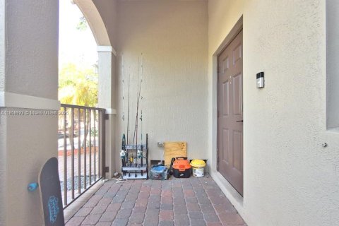 Adosado en venta en Cutler Bay, Florida, 3 dormitorios, 141.77 m2 № 1887909 - foto 22