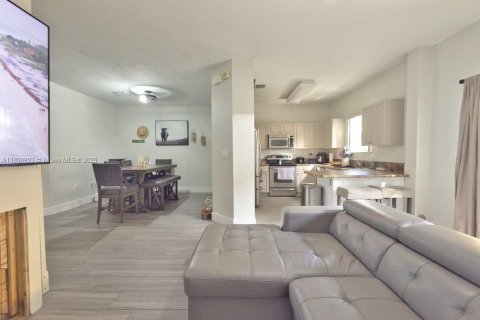 Townhouse in Cutler Bay, Florida 3 bedrooms, 141.77 sq.m. № 1887909 - photo 10
