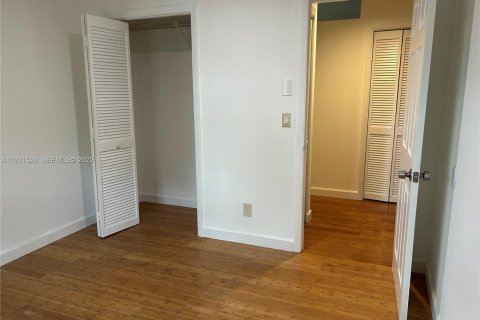 Townhouse in Miramar, Florida 3 bedrooms, 113.34 sq.m. № 1993082 - photo 14