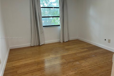 Townhouse in Miramar, Florida 3 bedrooms, 113.34 sq.m. № 1993082 - photo 15