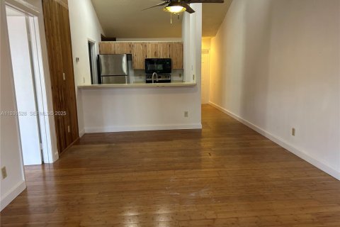 Townhouse in Miramar, Florida 3 bedrooms, 113.34 sq.m. № 1993082 - photo 6