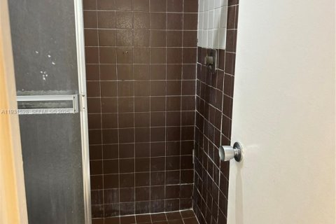 Townhouse in Miramar, Florida 3 bedrooms, 113.34 sq.m. № 1993082 - photo 10