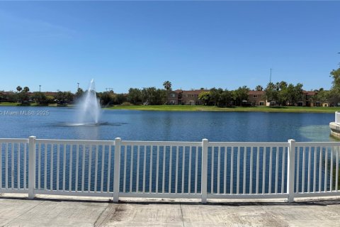 Condo in Cutler Bay, Florida, 2 bedrooms  № 1936218 - photo 22