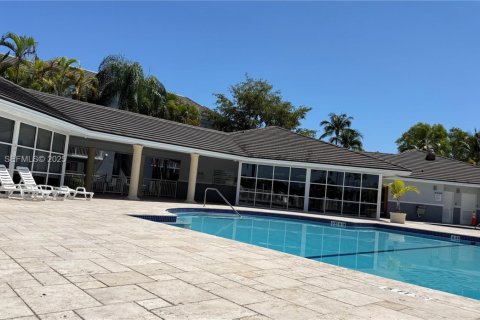 Condo in Cutler Bay, Florida, 2 bedrooms  № 1936218 - photo 13