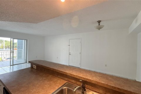 Condo in Cutler Bay, Florida, 2 bedrooms  № 1936218 - photo 15