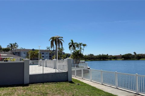Condo in Cutler Bay, Florida, 2 bedrooms  № 1936218 - photo 19