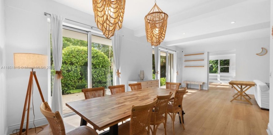 Condominio en Key Biscayne, Florida, 4 dormitorios  № 1871425