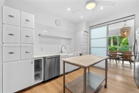 Condominio en venta en Key Biscayne, Florida, 4 dormitorios, 153.29 m2 № 1871425 - foto 12