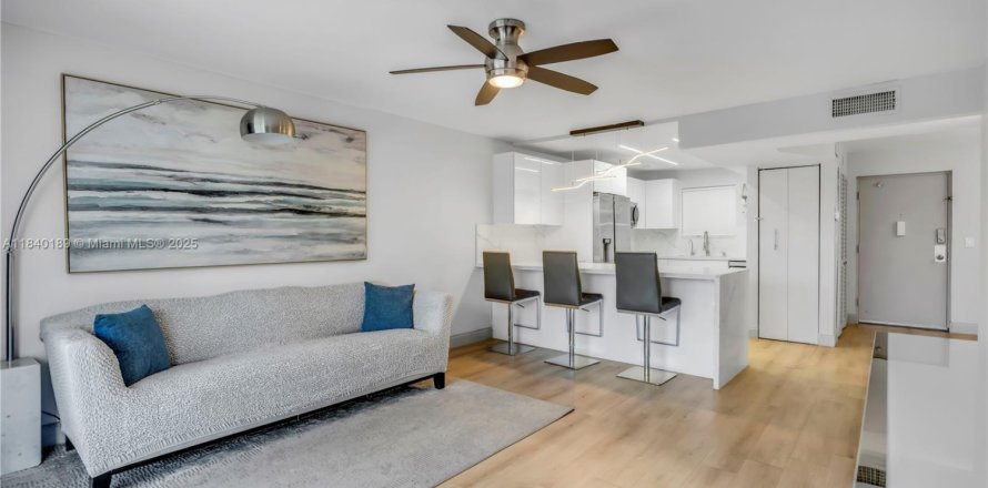 Condo in Miramar, Florida, 2 bedrooms № 1830915