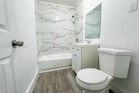 House in North Miami, Florida 4 bedrooms, 143.44 sq.m. № 1471386 - photo 7