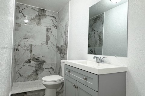 House in North Miami, Florida 4 bedrooms, 143.44 sq.m. № 1471386 - photo 14