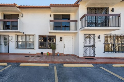 Condo à Hialeah, Floride, 2 chambres  № 2016845