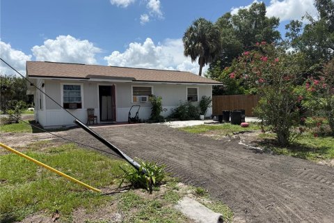 House in Arcadia, Florida 4 bedrooms, 115.94 sq.m. № 2208679