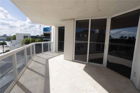 Apartamento en alquiler en Miami Beach, Florida, 2 dormitorios, 144 m2 № 1986150 - foto 13