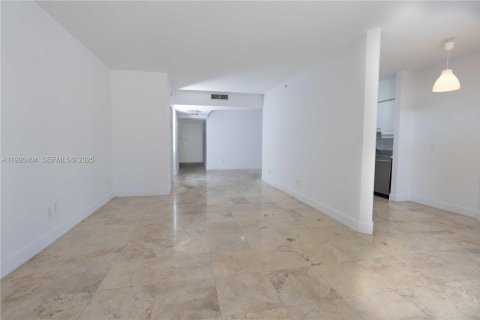 Apartamento en alquiler en Miami Beach, Florida, 2 dormitorios, 144 m2 № 1986150 - foto 10
