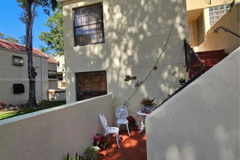 Copropriété à vendre à Miami, Floride: 2 chambres, 85.56 m2 № 2012199 - photo 2