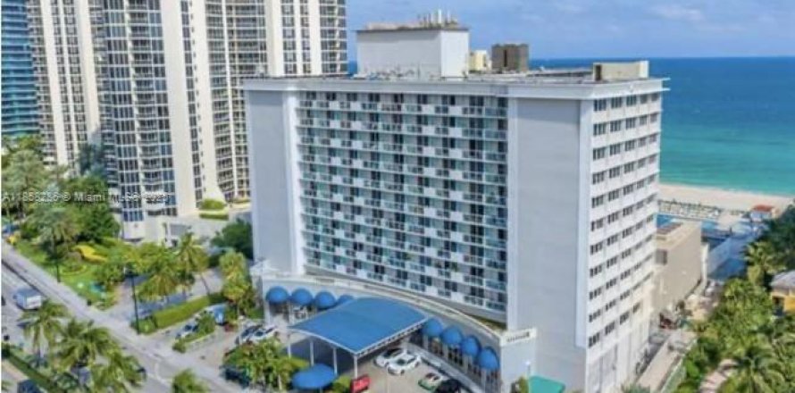 Studio à Condo à Sunny Isles Beach, Floride № 1882620