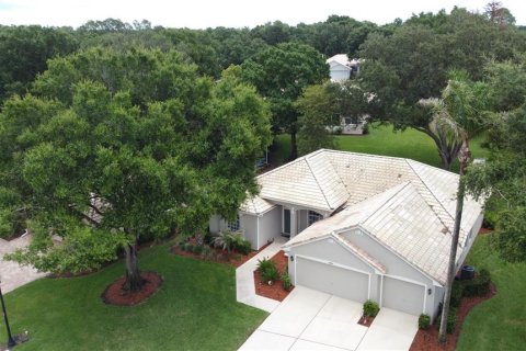 House in Clermont, Florida 3 bedrooms, 188.41 sq.m. № 2150703 - photo 2