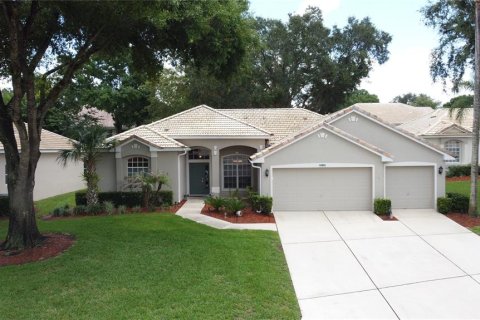 House in Clermont, Florida 3 bedrooms, 188.41 sq.m. № 2150703