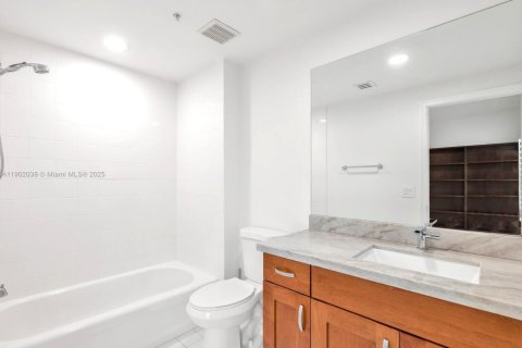 Condo in Coral Gables, Florida, 2 bedrooms  № 1953476 - photo 19