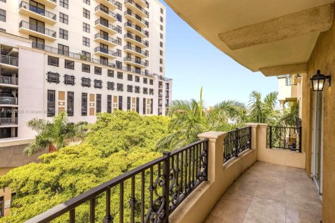 Condo in Coral Gables, Florida, 2 bedrooms  № 1953476 - photo 9