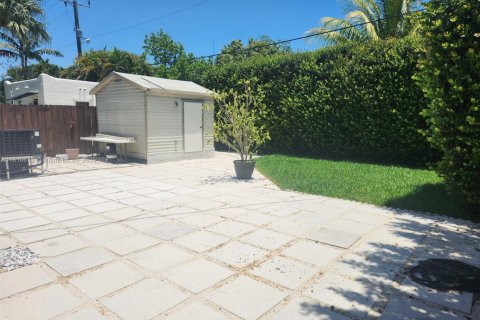 House in Miami Springs, Florida 3 bedrooms, 190.36 sq.m. № 1959942 - photo 10