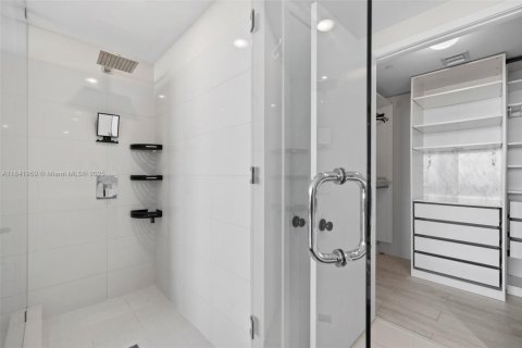 Copropriété à vendre à Miami, Floride: 2 chambres, 106.19 m2 № 1833924 - photo 13
