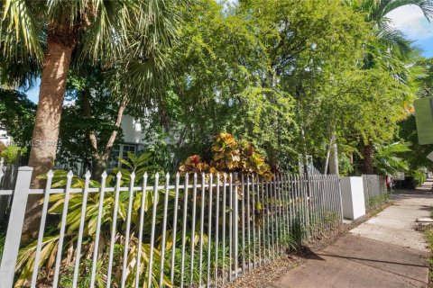 Condo in Miami Beach, Florida, 1 bedroom  № 1947232 - photo 27