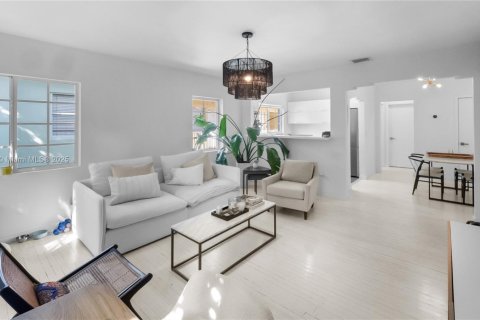 Condo in Miami Beach, Florida, 1 bedroom  № 1947232 - photo 5