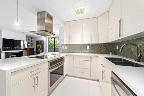 Condo in Key Biscayne, Florida, 3 bedrooms  № 1955199 - photo 6