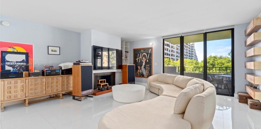 Condo in Key Biscayne, Florida, 3 bedrooms  № 1955199