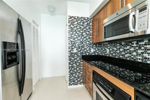 Condo in Miami, Florida, 3 bedrooms  № 2052842 - photo 8