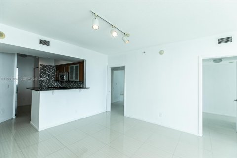 Condo in Miami, Florida, 3 bedrooms  № 2052842 - photo 10