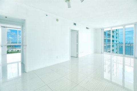 Condo in Miami, Florida, 3 bedrooms  № 2052842 - photo 4