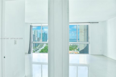 Condo in Miami, Florida, 3 bedrooms  № 2052842 - photo 19