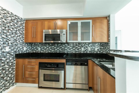 Condo in Miami, Florida, 3 bedrooms  № 2052842 - photo 7