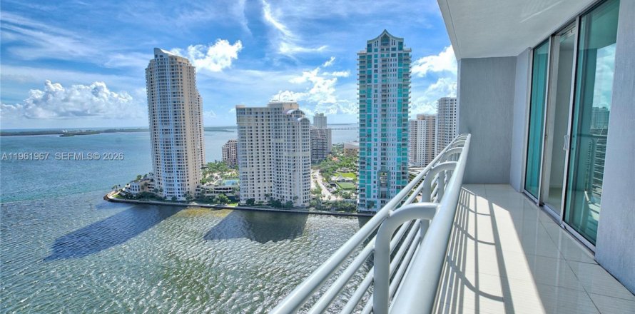 Condo in Miami, Florida, 3 bedrooms  № 2052842