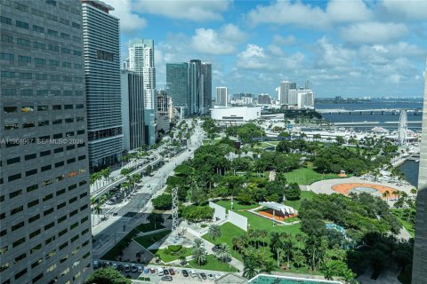 Condo in Miami, Florida, 3 bedrooms  № 2052842 - photo 3