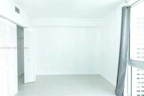 Condo in Miami, Florida, 3 bedrooms  № 2052842 - photo 23