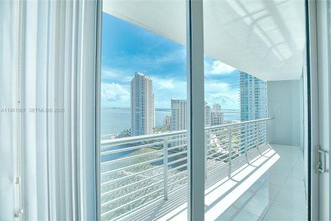 Condo in Miami, Florida, 3 bedrooms  № 2052842 - photo 16