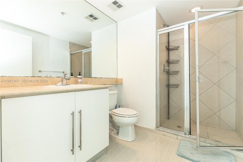 Condo in Miami, Florida, 3 bedrooms  № 2052842 - photo 25