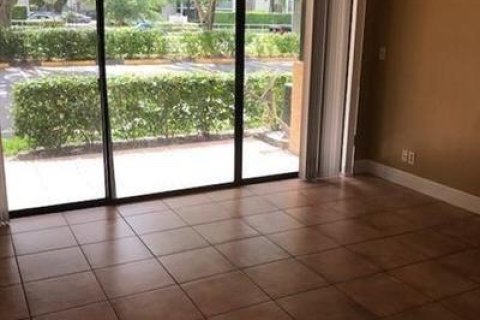 Condo in Coral Springs, Florida, 1 bedroom  № 2083817 - photo 8