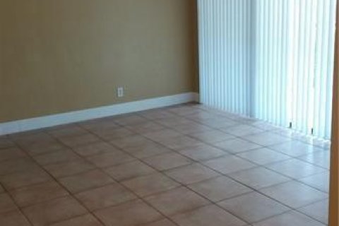 Condo in Coral Springs, Florida, 1 bedroom  № 2083817 - photo 5