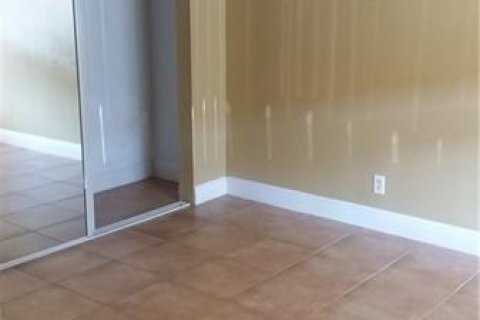 Condo in Coral Springs, Florida, 1 bedroom  № 2083817 - photo 12